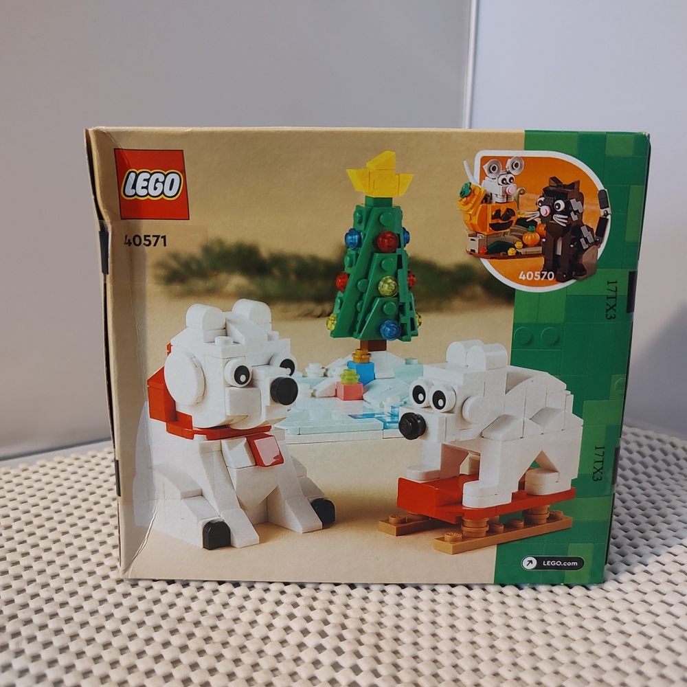 Lego 40571 Wintertime Polar Bears NWT Christmas Building Toy Set - Picture 3 of 3